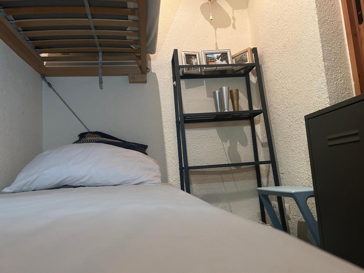Hotspot Valencia Hostel Bagian luar foto