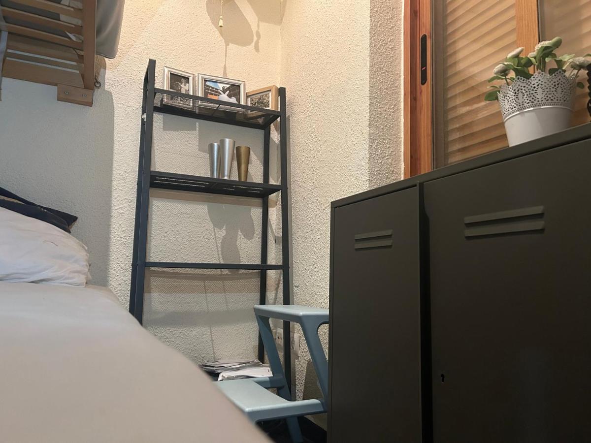 Hotspot Valencia Hostel Bagian luar foto