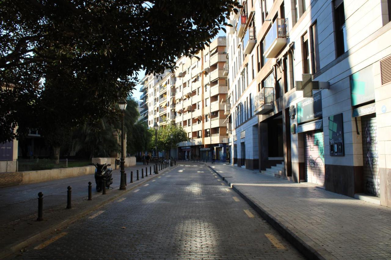 Hotspot Valencia Hostel Bagian luar foto
