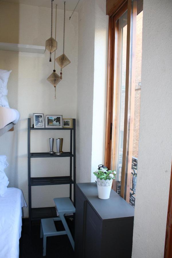 Hotspot Valencia Hostel Bagian luar foto