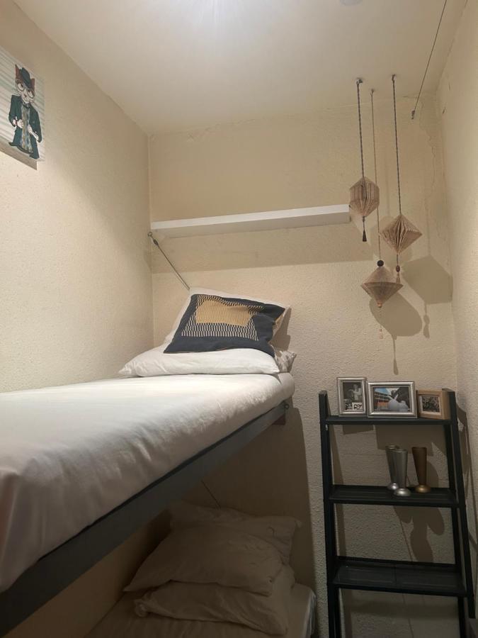 Hotspot Valencia Hostel Bagian luar foto