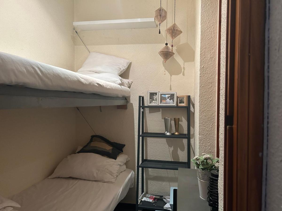Hotspot Valencia Hostel Bagian luar foto