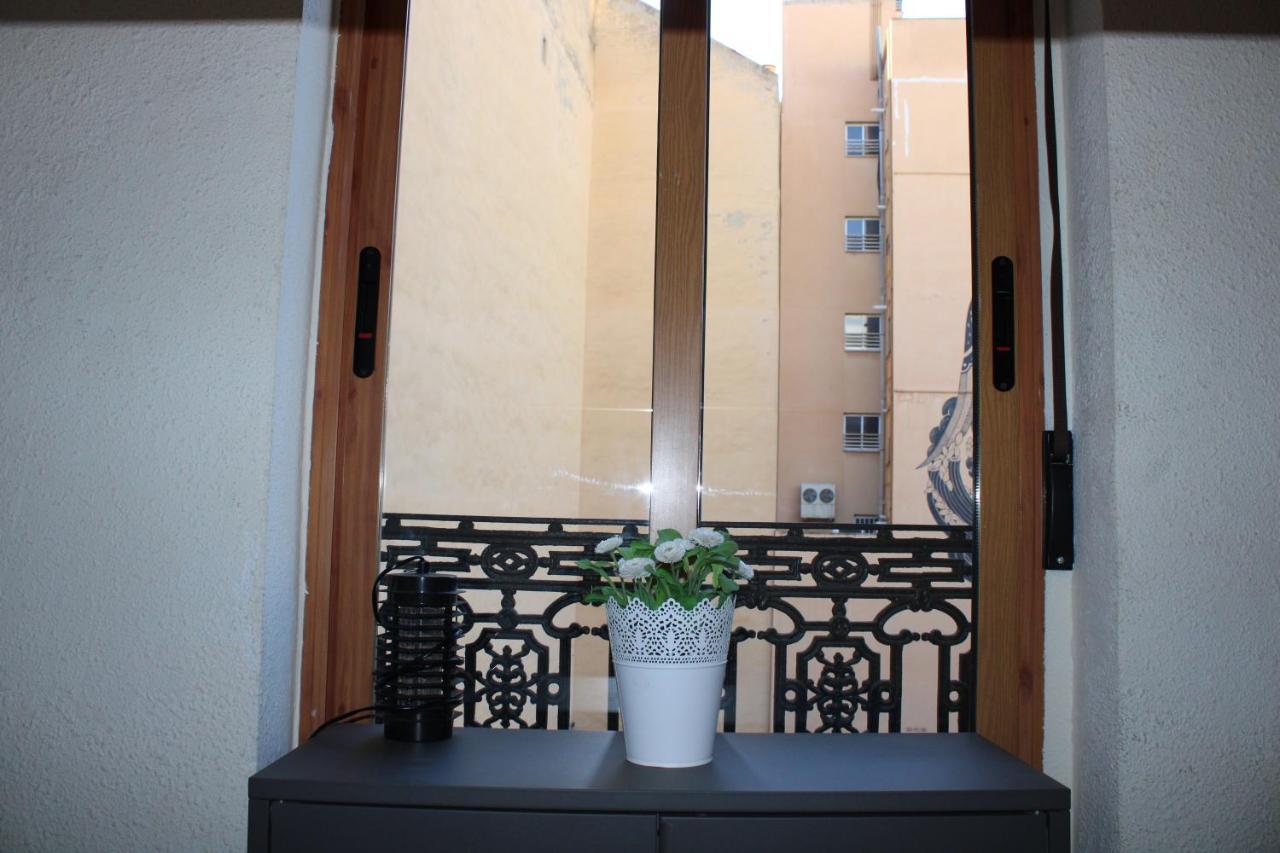Hotspot Valencia Hostel Bagian luar foto